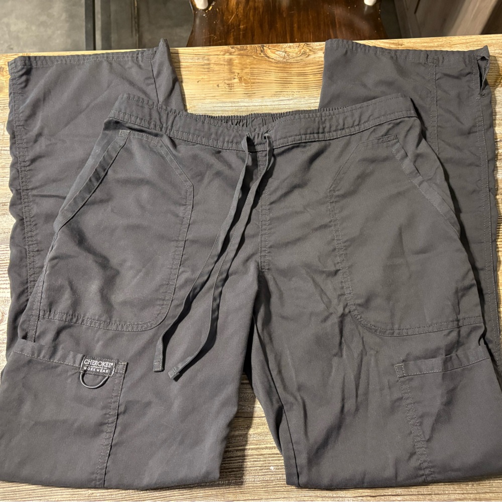 Women’s small gray Cherokee scrub pants